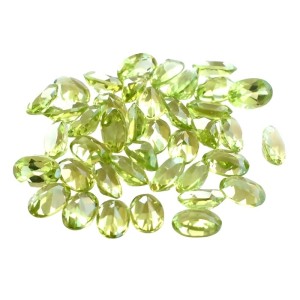 peridot verde oval